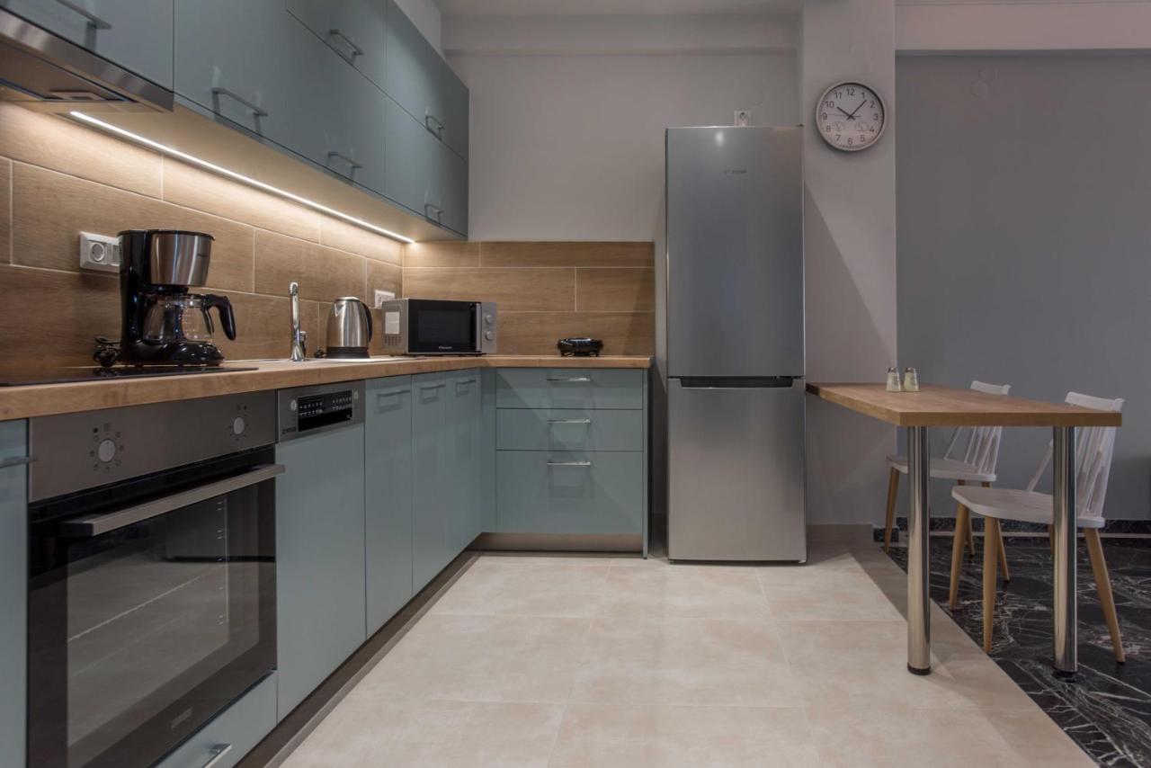 Spacious Close To Port-sites W/view 2 Appartement